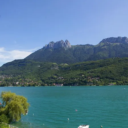 Les Pavillons Du Lac